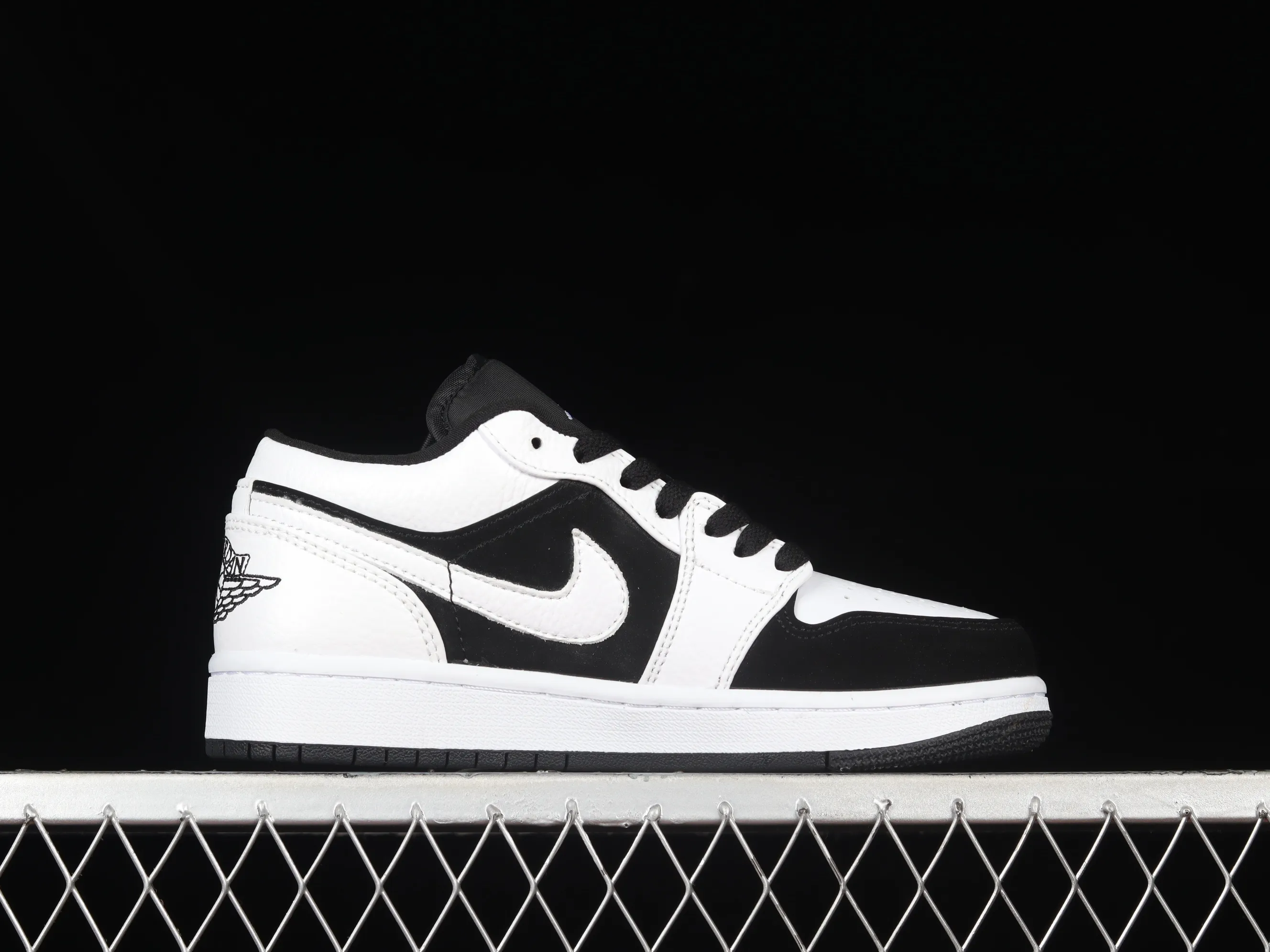 All categories Air Jordan Jordan series basketball shoes Air Jordan 1 Low Z version Air Jordan 1 Low AJ1 Joe 1 black and white panda low-top casual sneakers 553560-101